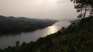 vong canh hill perfume river2