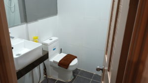 sun chakra boutique hotel bath1