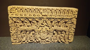 angkor national museum lintel banteay srei