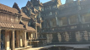 angkor wat 2nd cross corridor bath