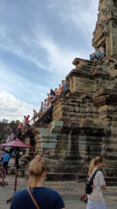 angkor wat stairway to 3rd corridor