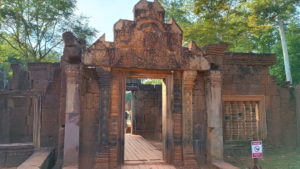banteay srei eastern gate