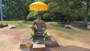 leperking terrace statue