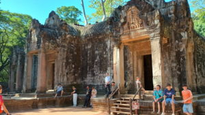 ta prohm front piller hall