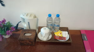 the one by nika desk