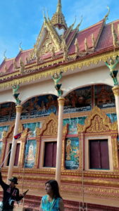 wat kampong phluk near side