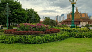 royal palace garden near