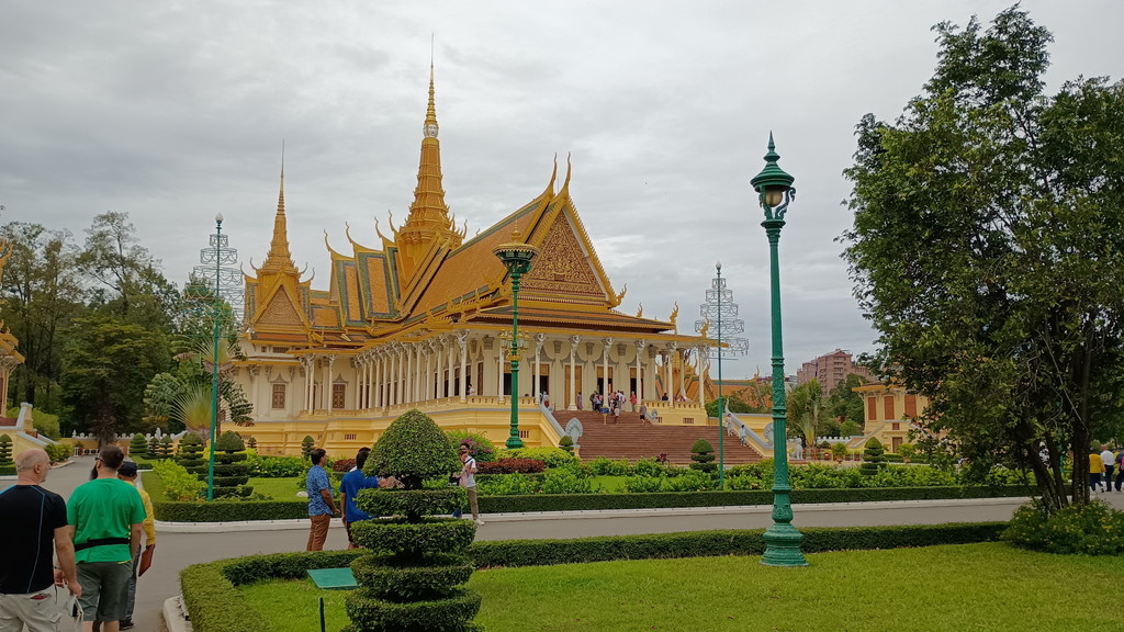 royal palace preah tineang tevea vinichhay far