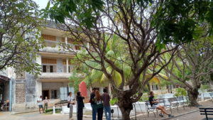 s21 A building exterior far