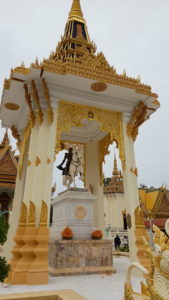 silver pagoda his majesty king norodoms statue