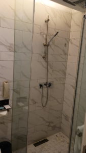 metropolo hotel bath