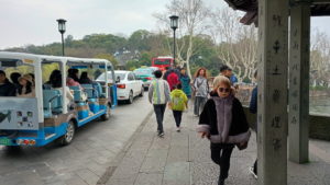 hangzhou xihu xilingqiao front