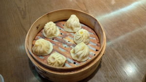 shanghai nanxiangmantoudian zhaopaixiehuangxianrouxiaolong