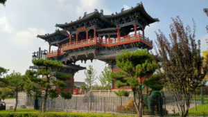 shuangtagongyuan nanmen diagonally