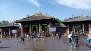 yungangshiku entrance far