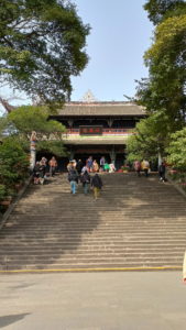 dujiangyan fulongguan front far